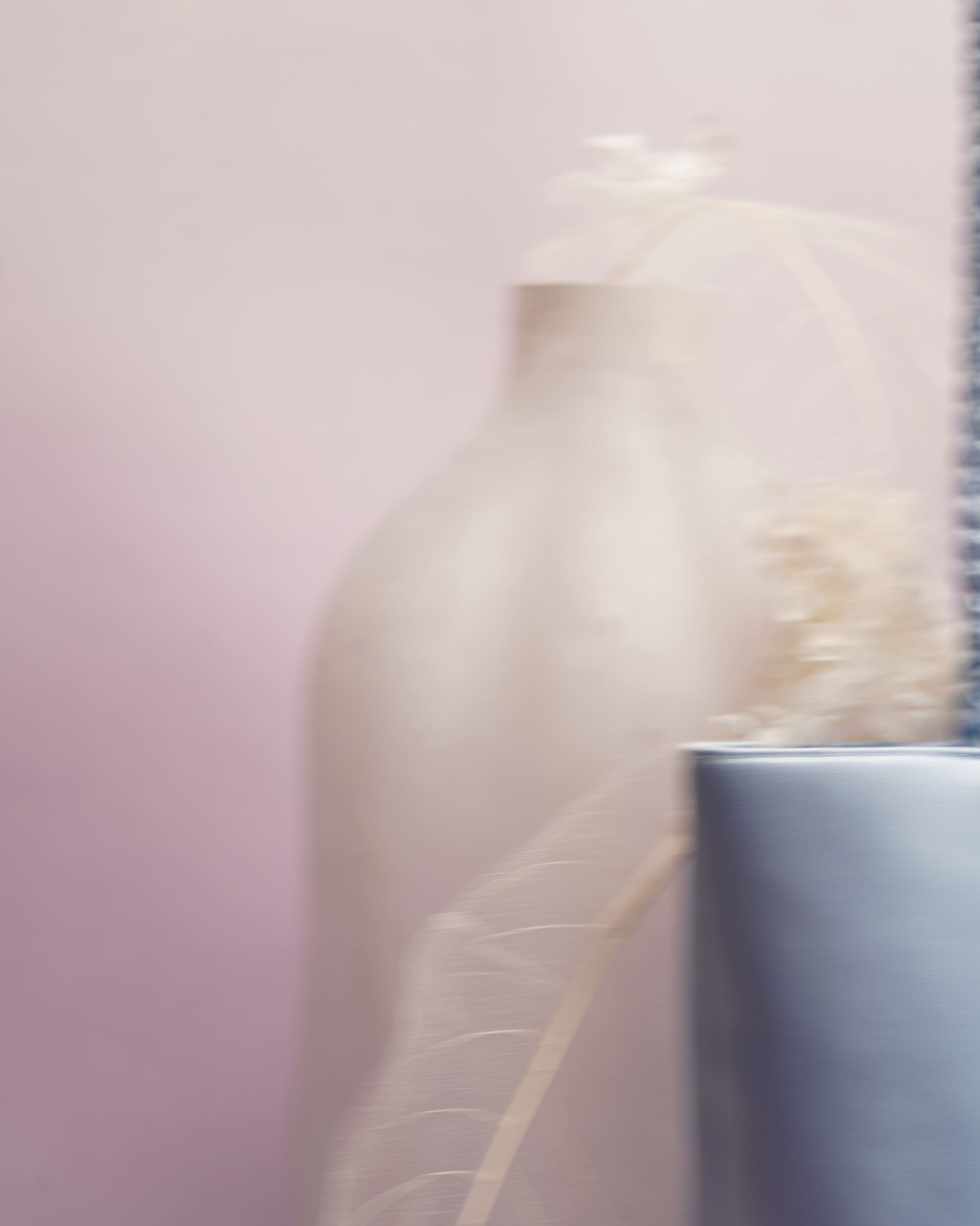 Sky blue bucket bag with vase dreamy motion blur