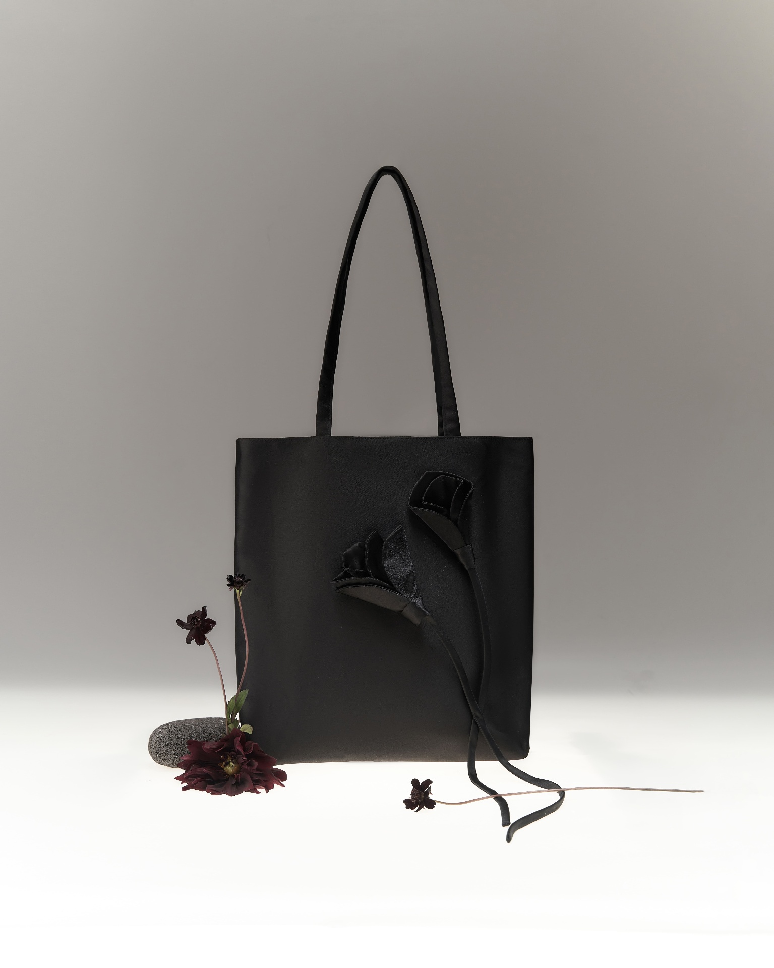 The Bloom Tote — Noir